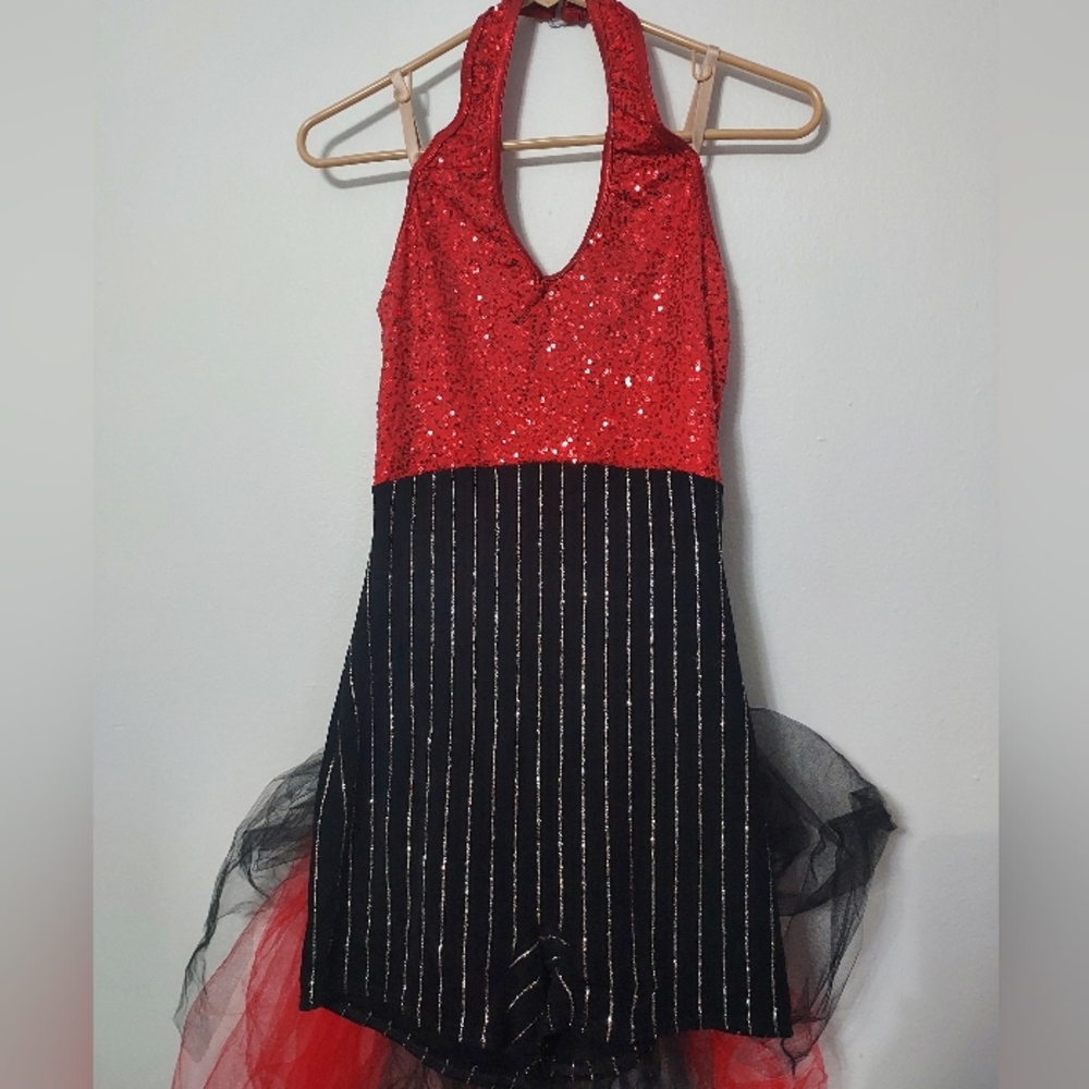 Costume with bustle